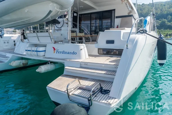 Lagoon 42 - Yacht Charter Sailica