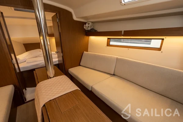 Oceanis 34.1 - Yacht Charter Sailica