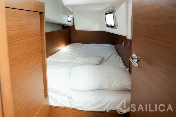 Sun Odyssey 410 - Yacht Charter Sailica