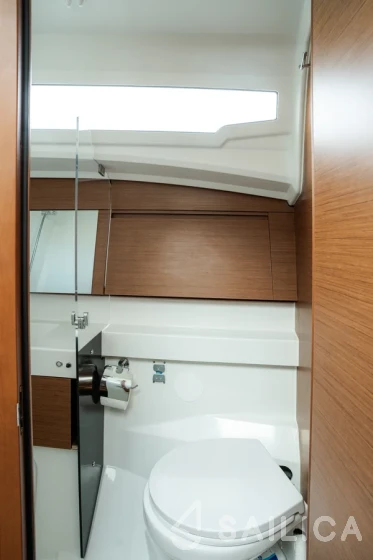 Sun Odyssey 410 - Yacht Charter Sailica
