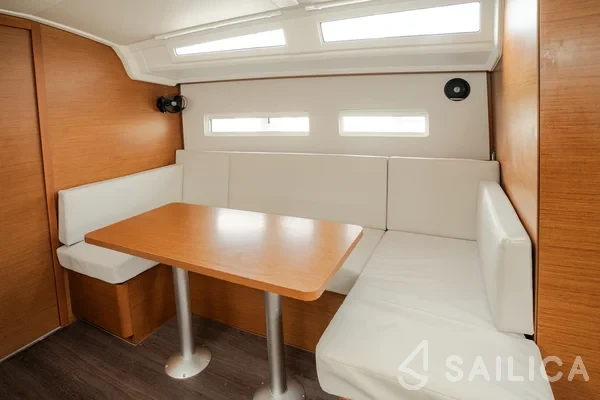 Sun Odyssey 410 - Yacht Charter Sailica