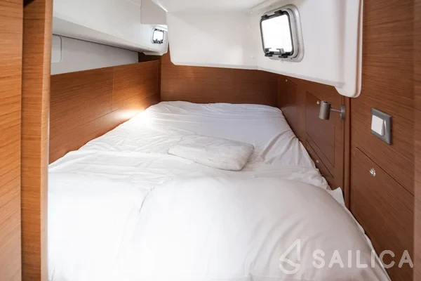Sun Odyssey 410 - Yacht Charter Sailica