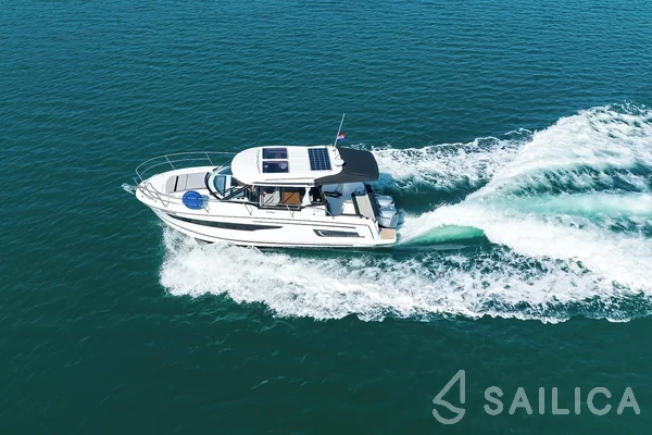 Merry Fisher 895 - Yacht Charter Sailica