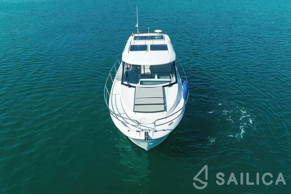 Merry Fisher 895 - Yacht Charter Sailica