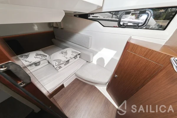 Merry Fisher 895 - Yacht Charter Sailica