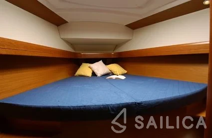 Sun Odyssey 42i - Yacht Charter Sailica