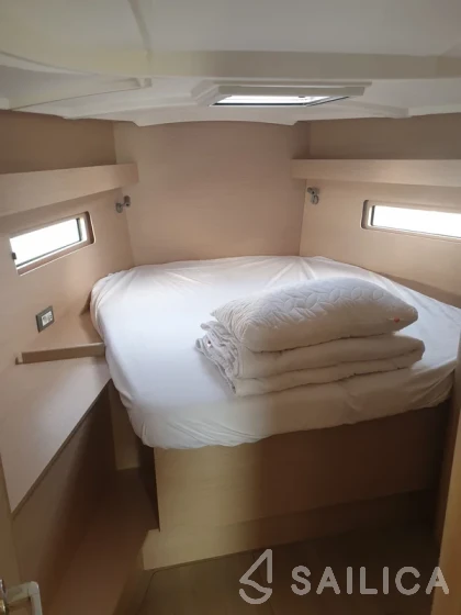 Oceanis 40.1 - Yacht Charter Sailica