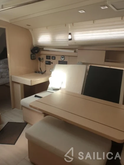 Oceanis 40.1 - Yacht Charter Sailica
