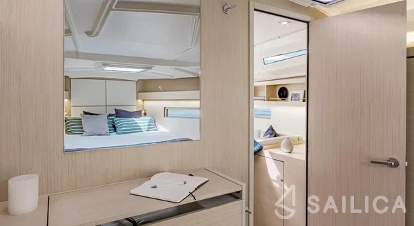 Oceanis 40.1 - Yacht Charter Sailica