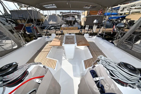 Oceanis 40.1 - Yacht Charter Sailica