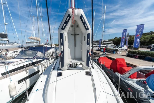 Oceanis 40.1 - Yacht Charter Sailica