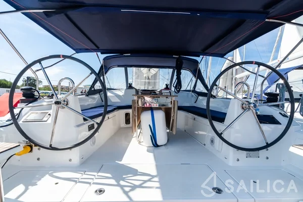 Oceanis 40.1 - Yacht Charter Sailica