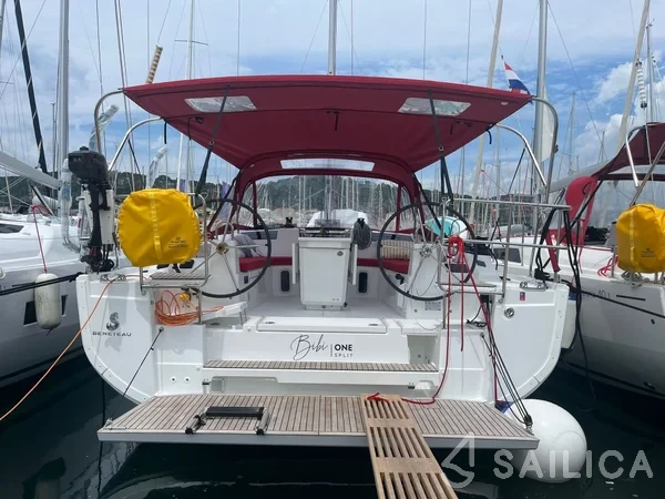 Oceanis 40.1 - Yacht Charter Sailica