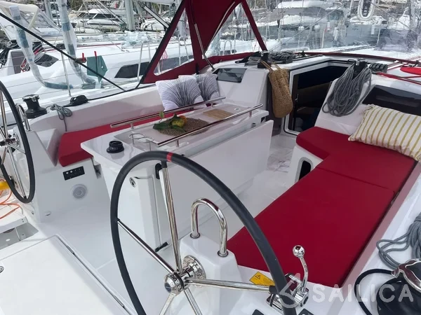 Oceanis 40.1 - Yacht Charter Sailica