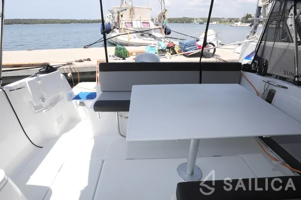 Merry Fisher 795 - Yacht Charter Sailica