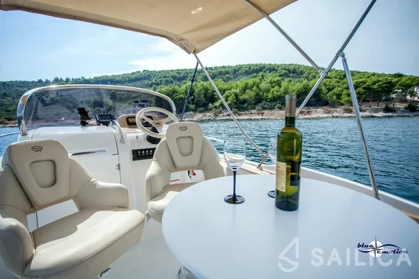 Key Largo 20 - Yacht Charter Sailica