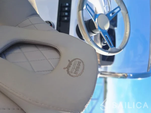 Key Largo 20 - Yacht Charter Sailica