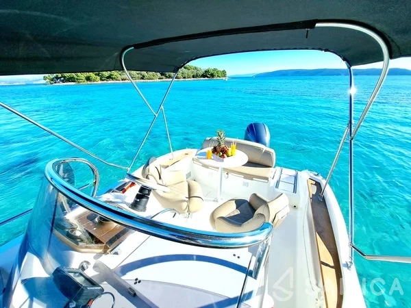 Key Largo 20 - Yacht Charter Sailica