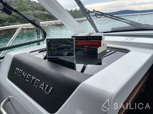 Antares 9 OB - Yacht Charter Sailica