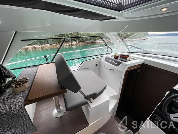 Antares 9 OB - Yacht Charter Sailica