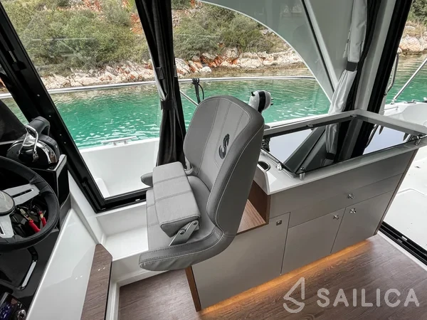 Antares 9 OB - Yacht Charter Sailica