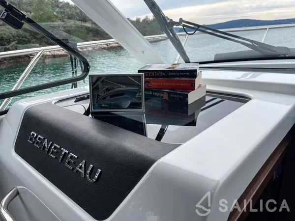 Antares 9 OB - Yacht Charter Sailica