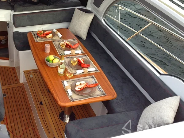 Marex 320 ACC - Yacht Charter Sailica