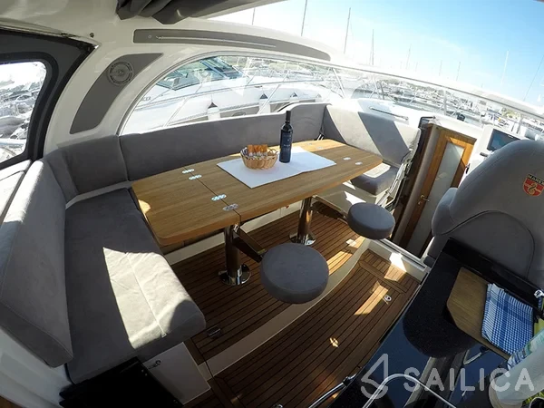 Marex 320 ACC - Yacht Charter Sailica