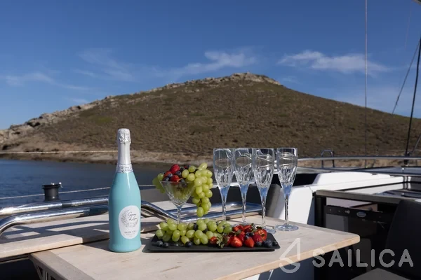 Hanse 458 - Yacht Charter Sailica