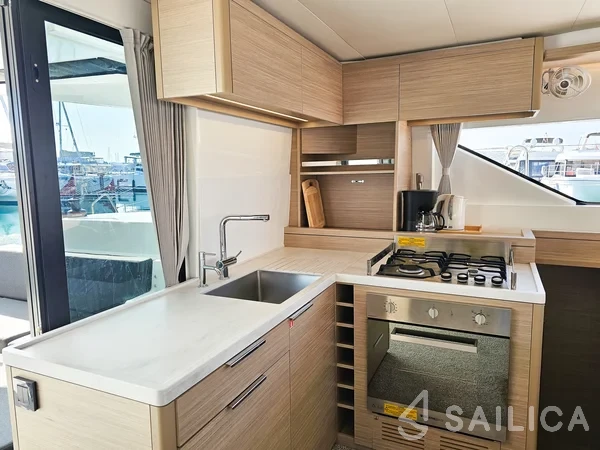 Lagoon 51 - Yacht Charter Sailica