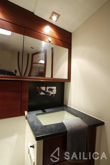 Hanse 540e - Yacht Charter Sailica