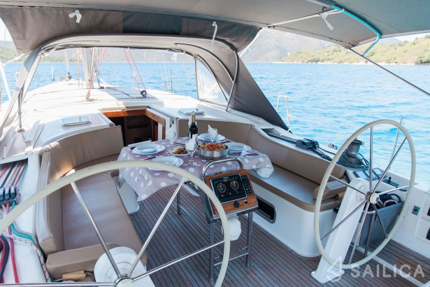 Hanse 540e - Yacht Charter Sailica