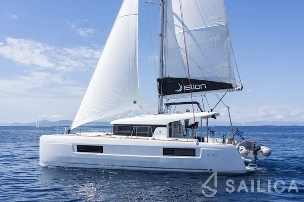 Lagoon 40 - Yacht Charter Sailica