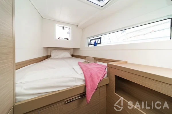 Lagoon 40 - Yacht Charter Sailica