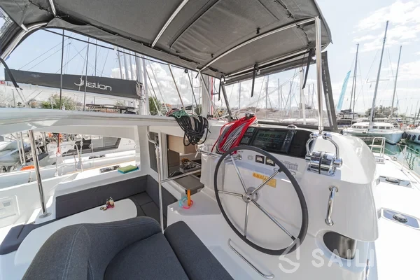 Lagoon 40 - Yacht Charter Sailica