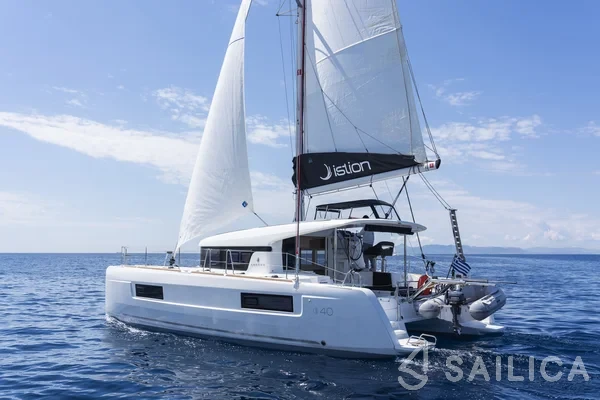 Lagoon 40 - Yacht Charter Sailica
