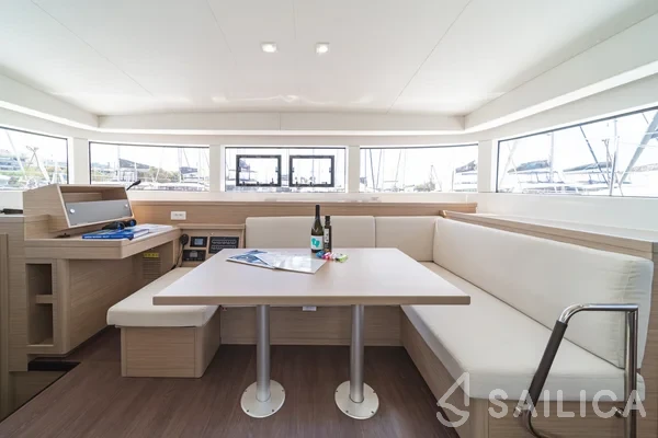 Lagoon 40 - Yacht Charter Sailica