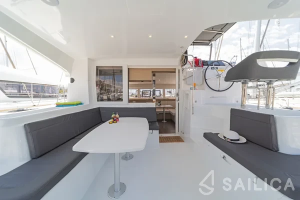 Lagoon 40 - Yacht Charter Sailica