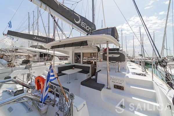 Lagoon 40 - Yacht Charter Sailica