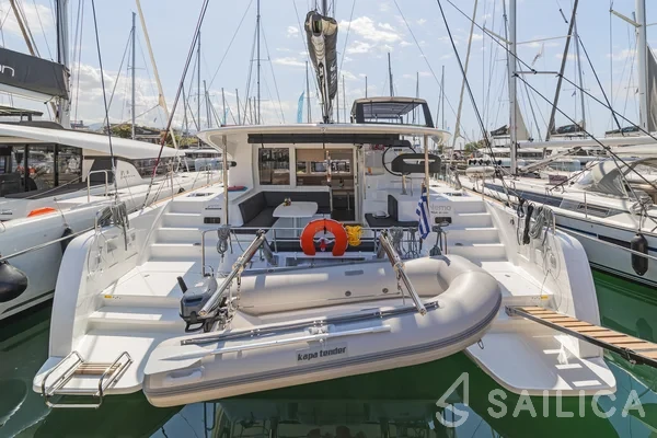 Lagoon 40 - Yacht Charter Sailica