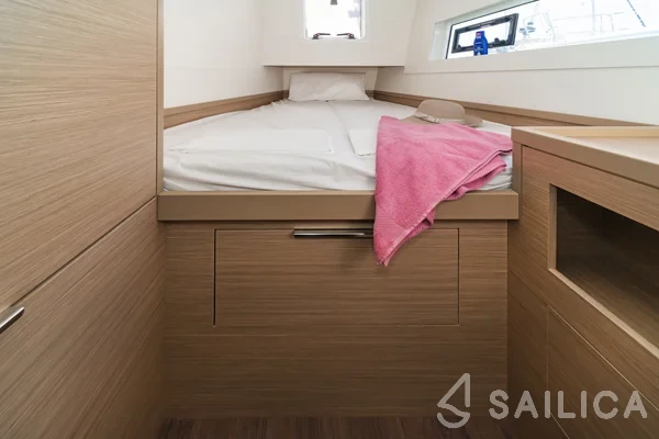 Lagoon 40 - Yacht Charter Sailica