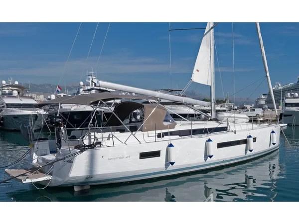 Sun Odyssey 490 - Yacht Charter Sailica