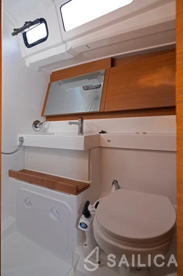 Sun Odyssey 490 - Yacht Charter Sailica