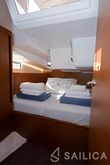 Sun Odyssey 490 - Yacht Charter Sailica