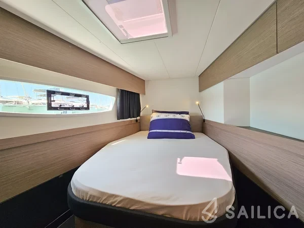 Elba 45 - Yacht Charter Sailica