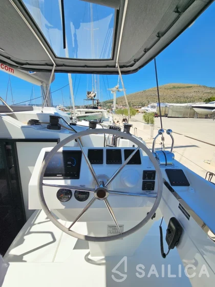 Elba 45 - Yacht Charter Sailica