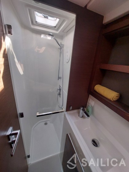 Lagoon 40 - Yacht Charter Sailica