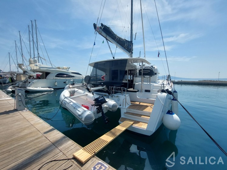 Lagoon 40 - Yacht Charter Sailica