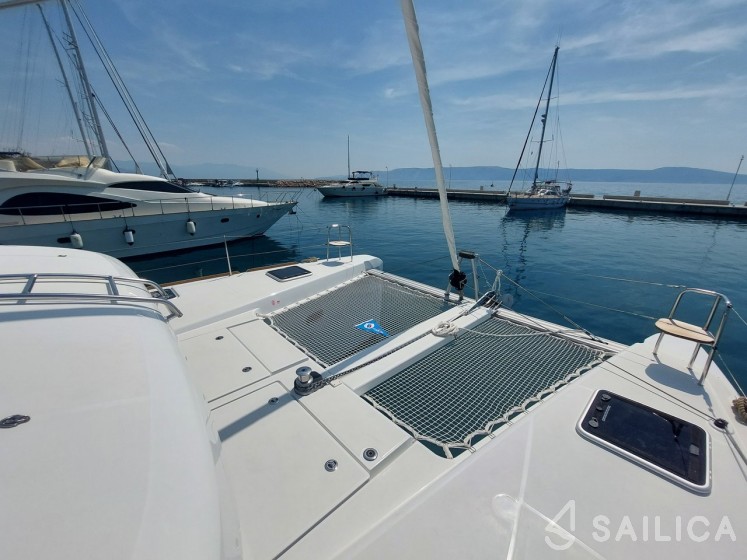 Lagoon 40 - Yacht Charter Sailica