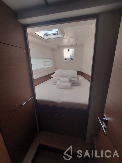 Lagoon 40 - Yacht Charter Sailica